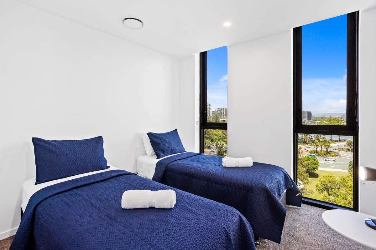 Furnished 2 Bedroom House in Surfers Paradise