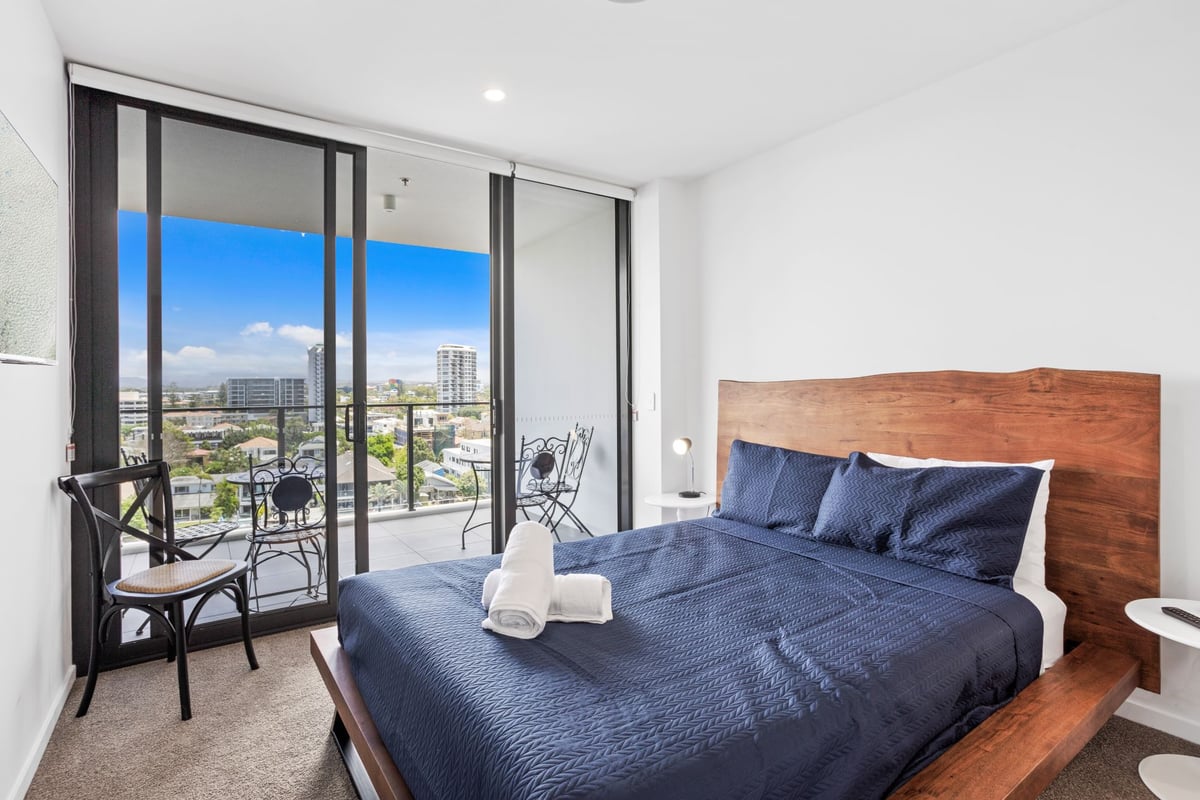 Furnished 2 Bedroom House in Surfers Paradise