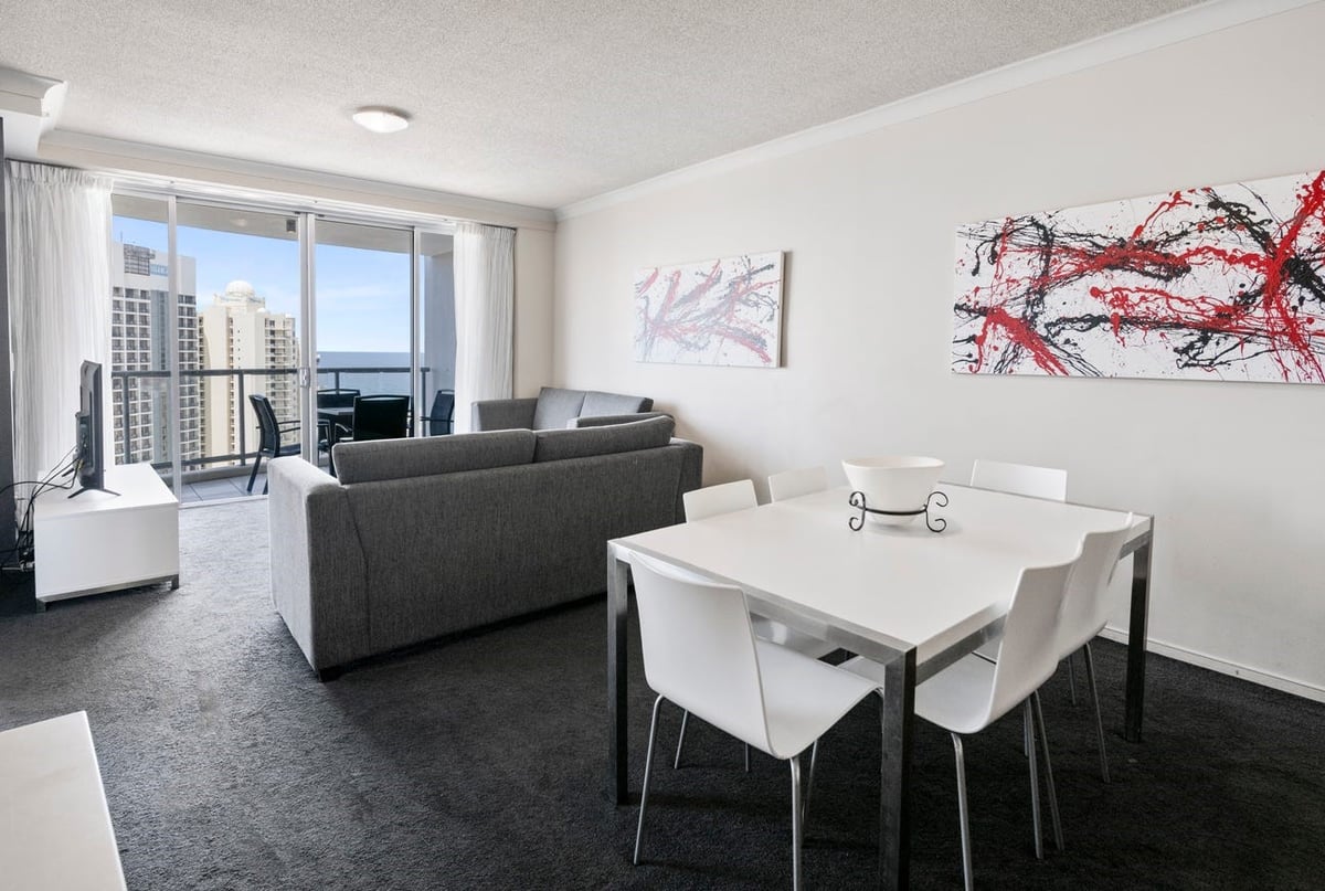 Furnished 2 Bedroom House in Surfers Paradise