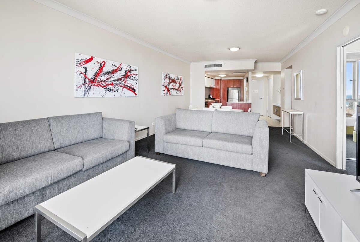 Furnished 2 Bedroom House in Surfers Paradise