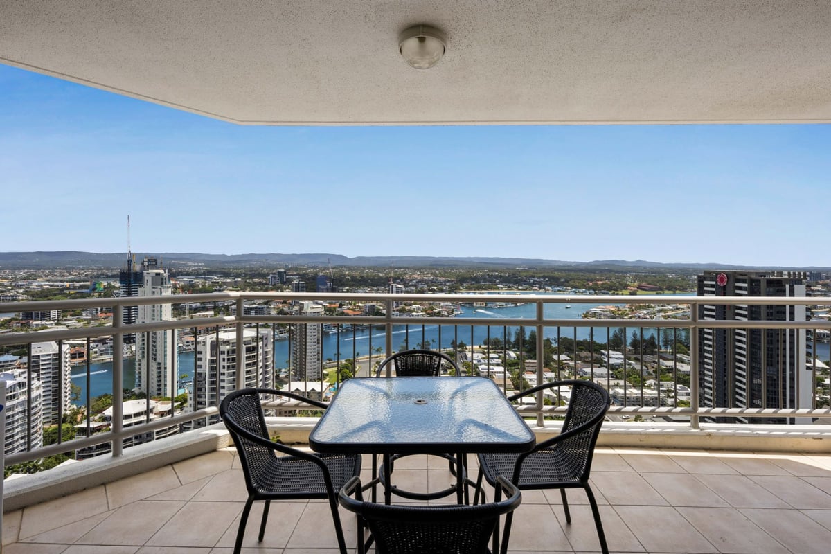 Furnished 3 Bedroom Rental in Surfers Paradise