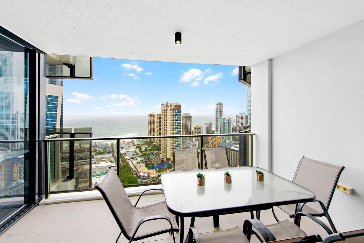 Furnished 2 Bedroom House in Surfers Paradise
