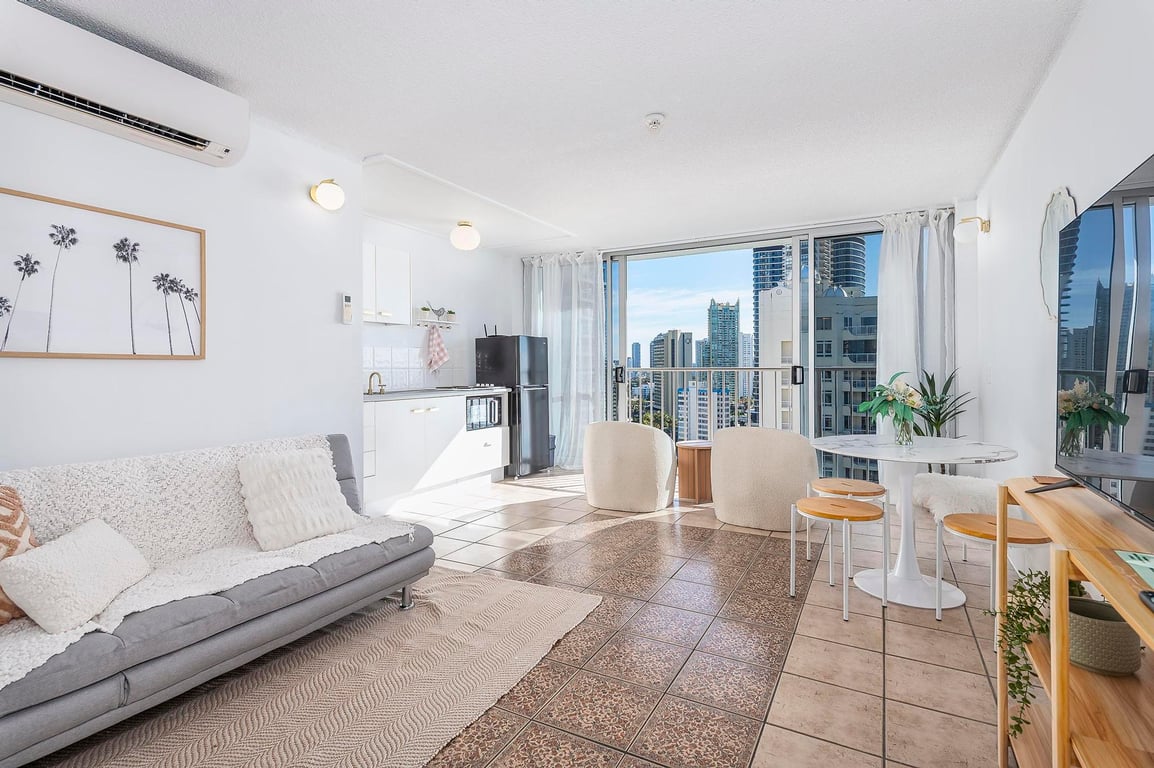 Furnished 1 Bedroom House in Surfers Paradise