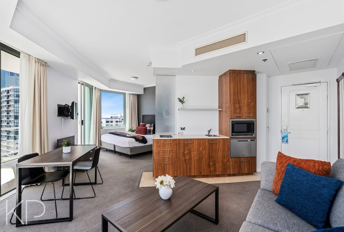 Furnished 2 Bedroom House in Surfers Paradise