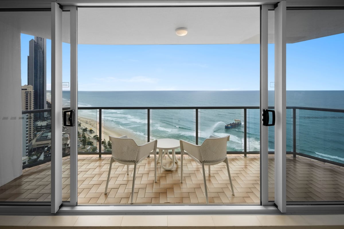 Furnished 2 Bedroom House in Surfers Paradise