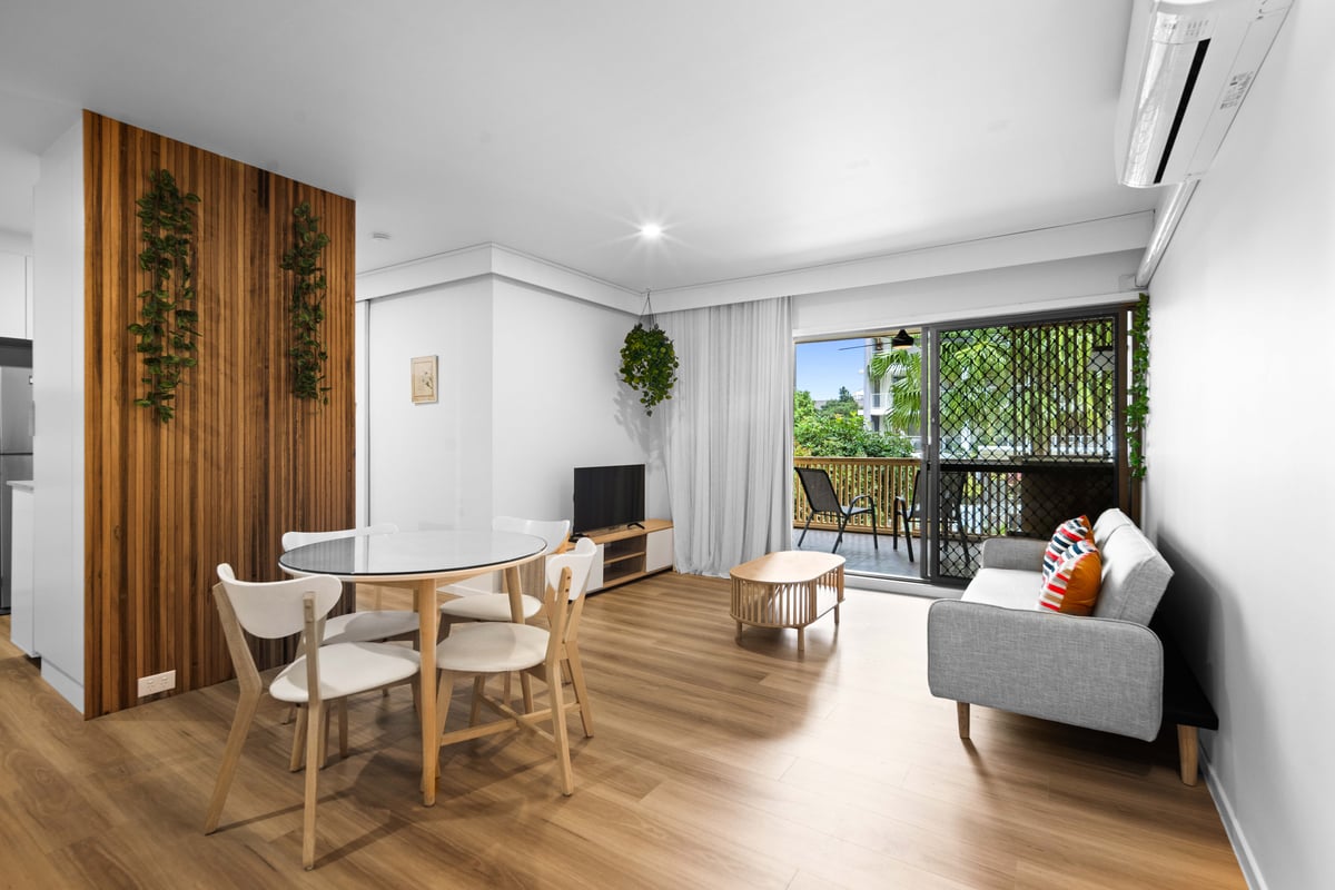 Furnished 2 Bedroom House in Surfers Paradise