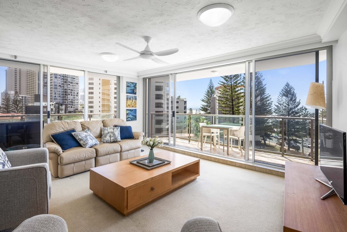 Furnished 2 Bedroom House in Surfers Paradise