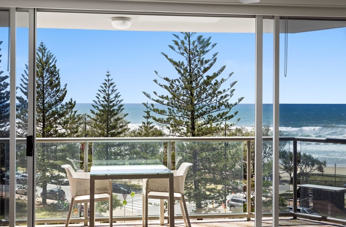 Furnished 2 Bedroom House in Surfers Paradise