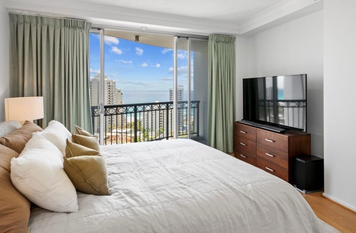 Furnished 2 Bedroom House in Surfers Paradise