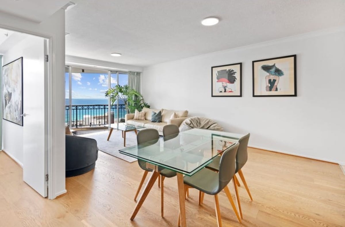Furnished 2 Bedroom House in Surfers Paradise