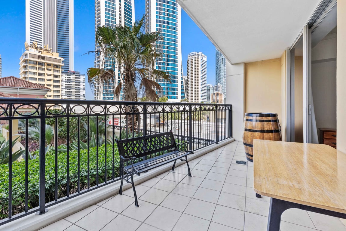 Furnished 1 Bedroom House in Surfers Paradise