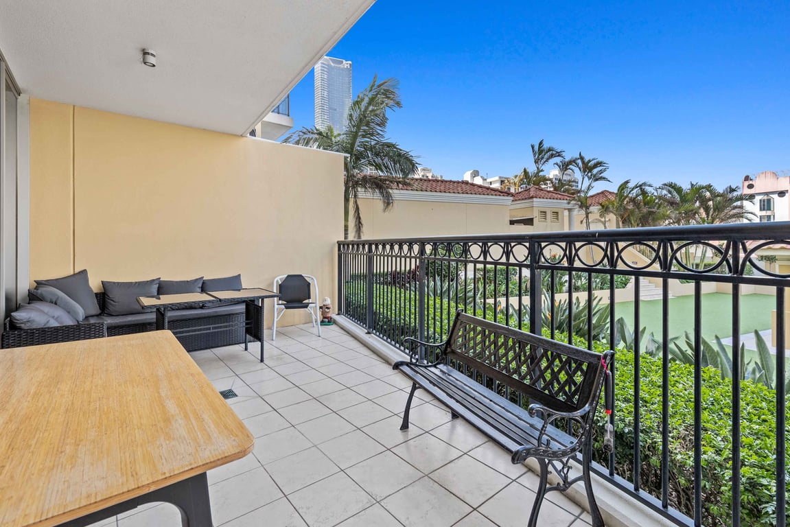 Furnished 1 Bedroom House in Surfers Paradise