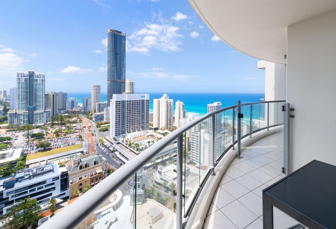Furnished 3 Bedroom House in Surfers Paradise