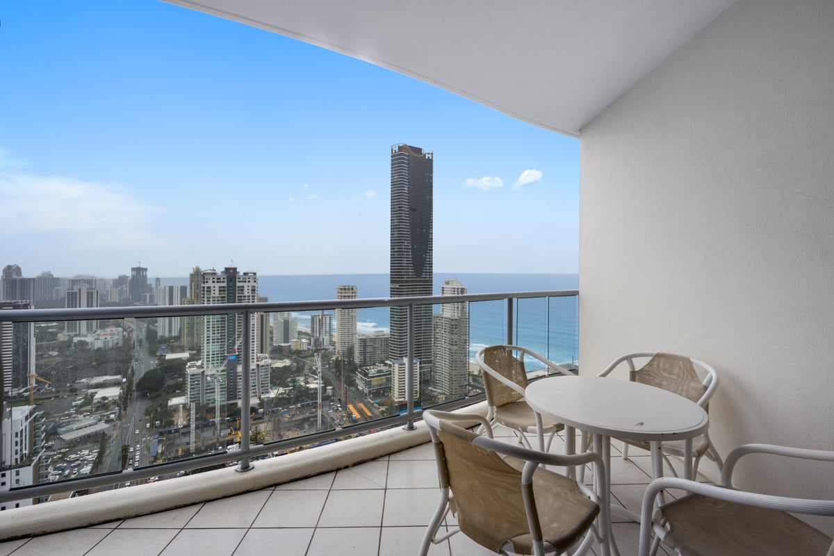 Furnished 3 Bedroom House in Surfers Paradise