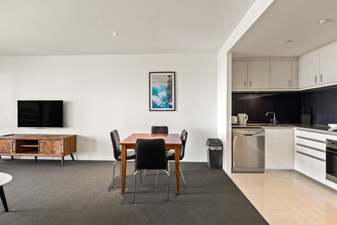Furnished 2 Bedroom House in Surfers Paradise
