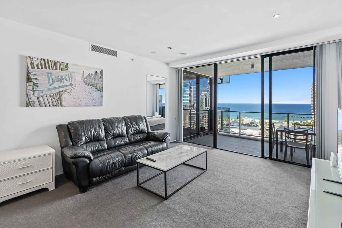 Furnished 2 Bedroom House in Surfers Paradise