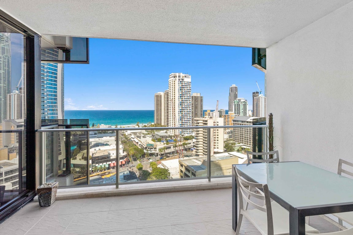Furnished 2 Bedroom House in Surfers Paradise