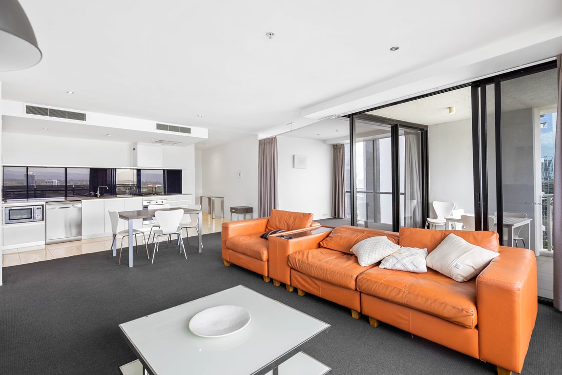 Furnished 2 Bedroom House in Surfers Paradise