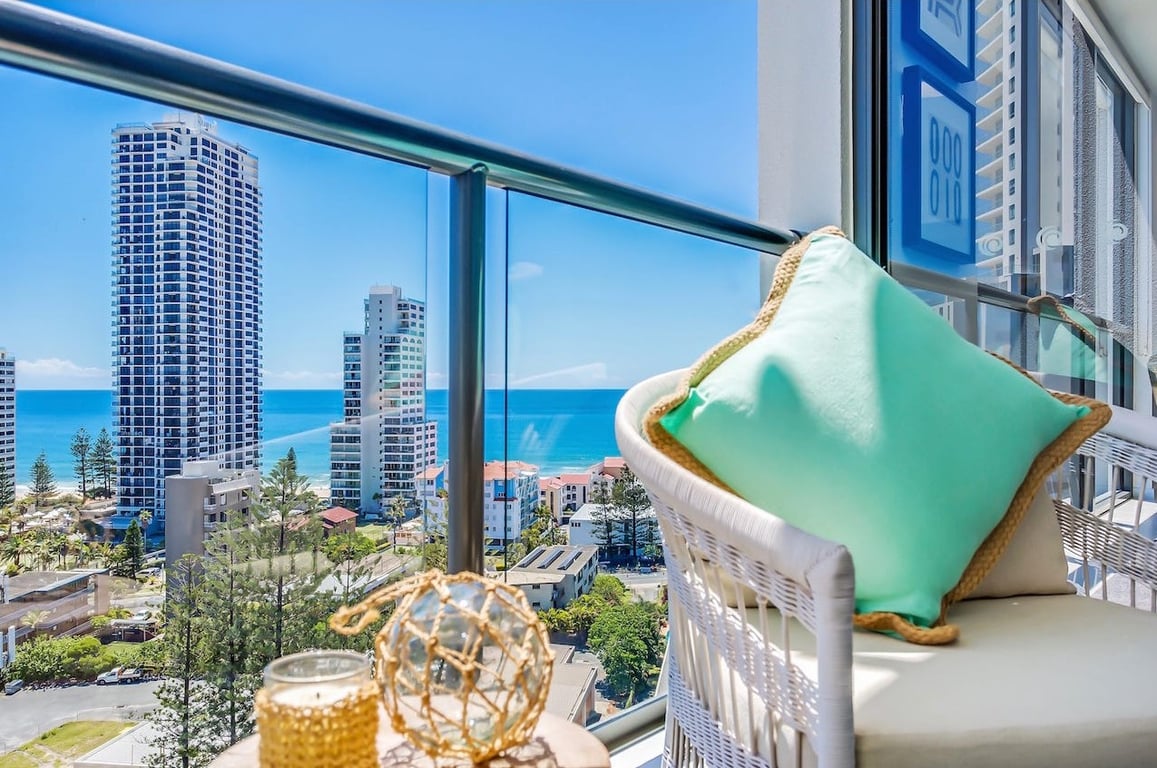 Furnished 2 Bedroom House in Surfers Paradise