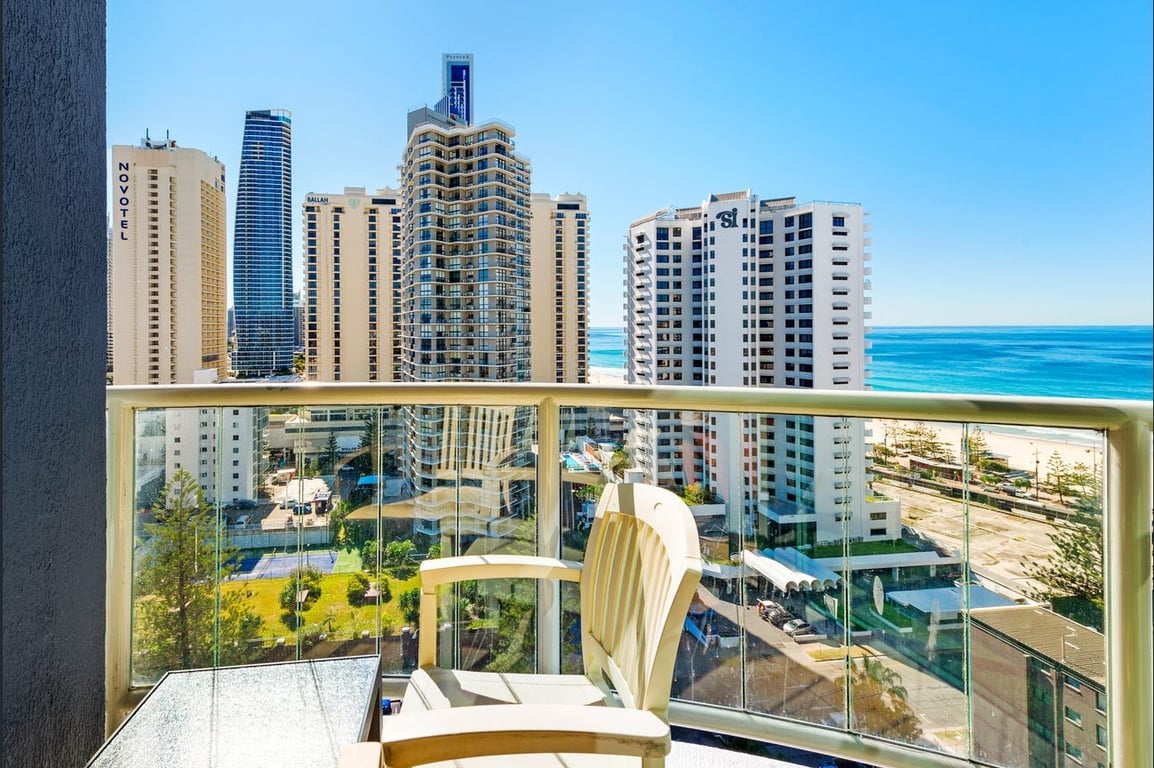 Furnished 1 Bedroom House in Surfers Paradise