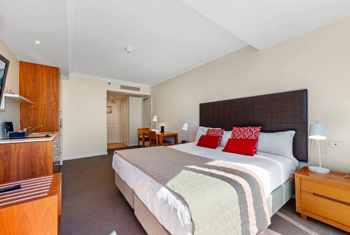 Furnished 2 Bedroom House in Surfers Paradise