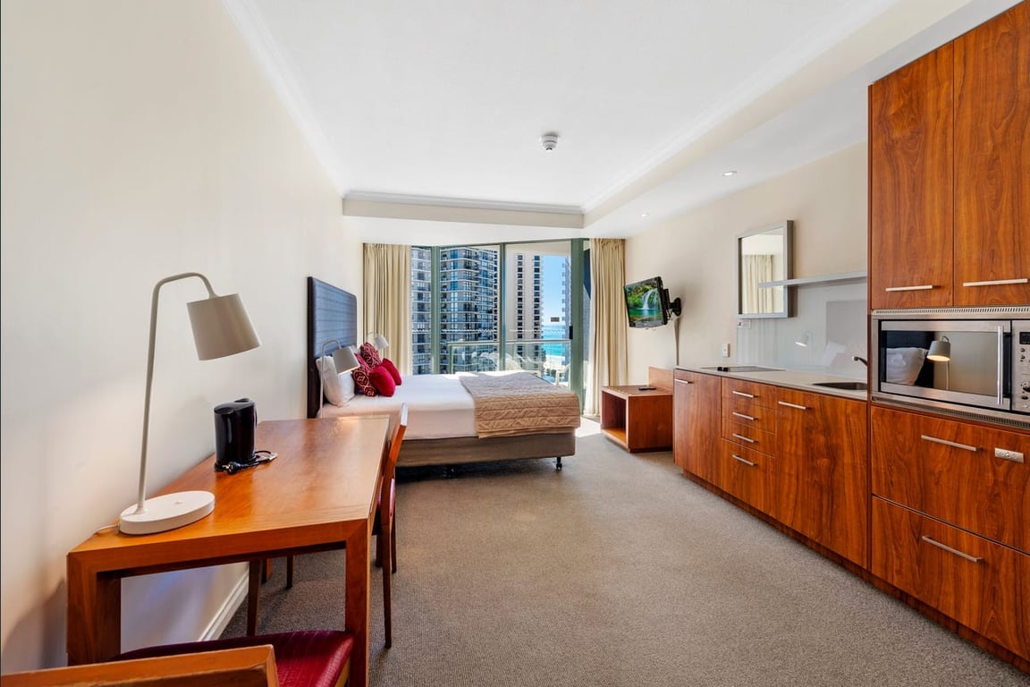 Furnished 2 Bedroom House in Surfers Paradise
