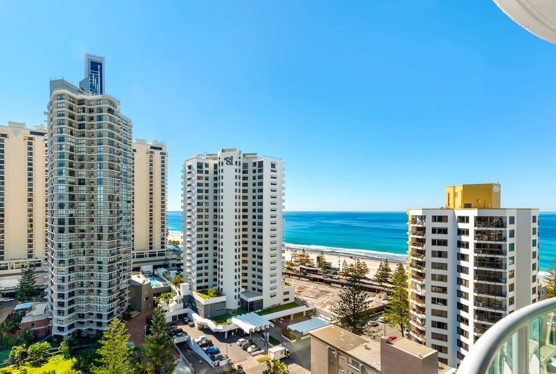 Furnished 1 Bedroom House in Surfers Paradise