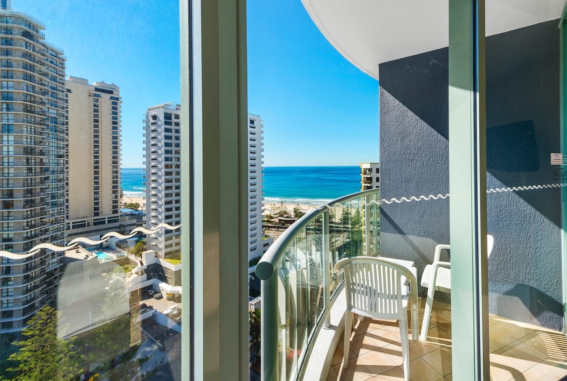 Furnished 1 Bedroom House in Surfers Paradise