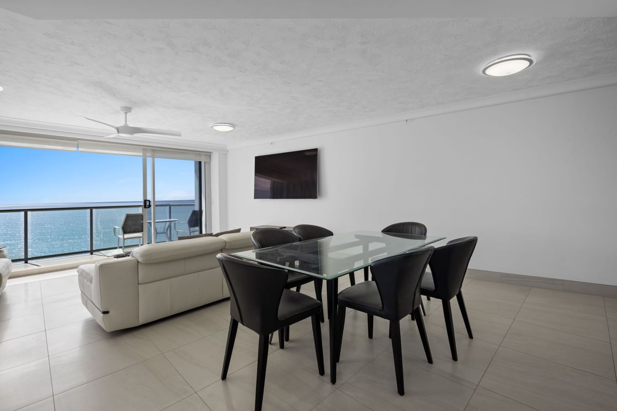 Furnished 2 Bedroom House in Surfers Paradise