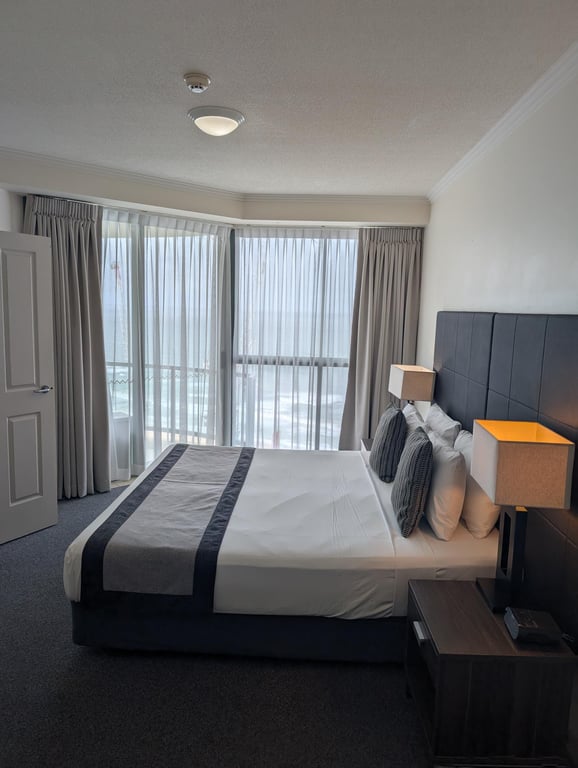 Furnished 1 Bedroom House in Surfers Paradise