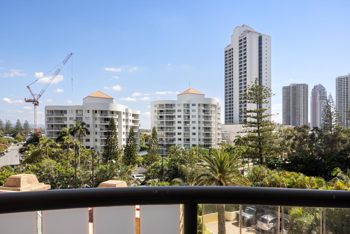 Furnished 1 Bedroom House in Surfers Paradise