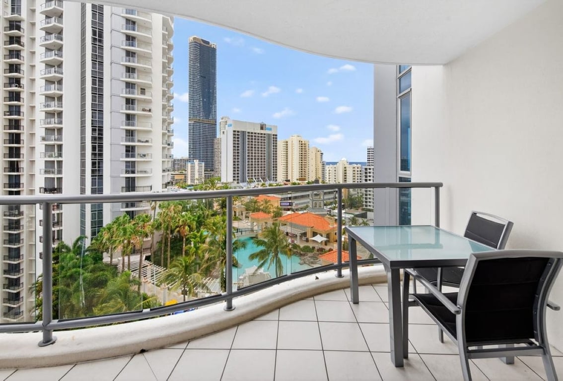 Furnished 2 Bedroom House in Surfers Paradise