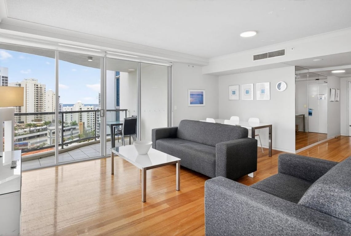 Furnished 2 Bedroom House in Surfers Paradise
