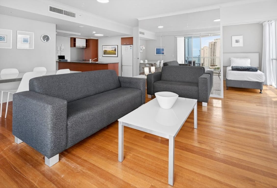 Furnished 2 Bedroom House in Surfers Paradise