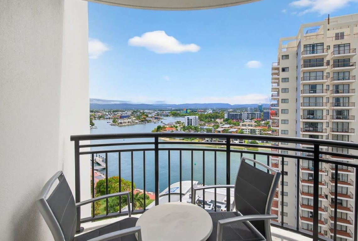 Furnished 2 Bedroom House in Surfers Paradise