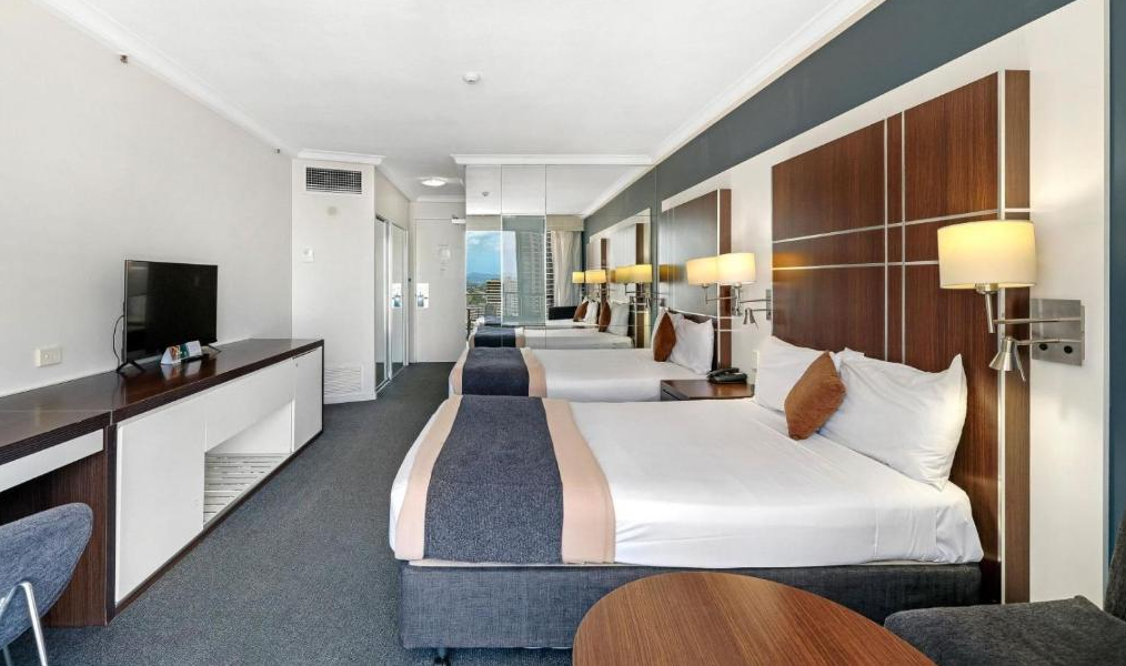 Furnished 1 Bedroom House in Surfers Paradise
