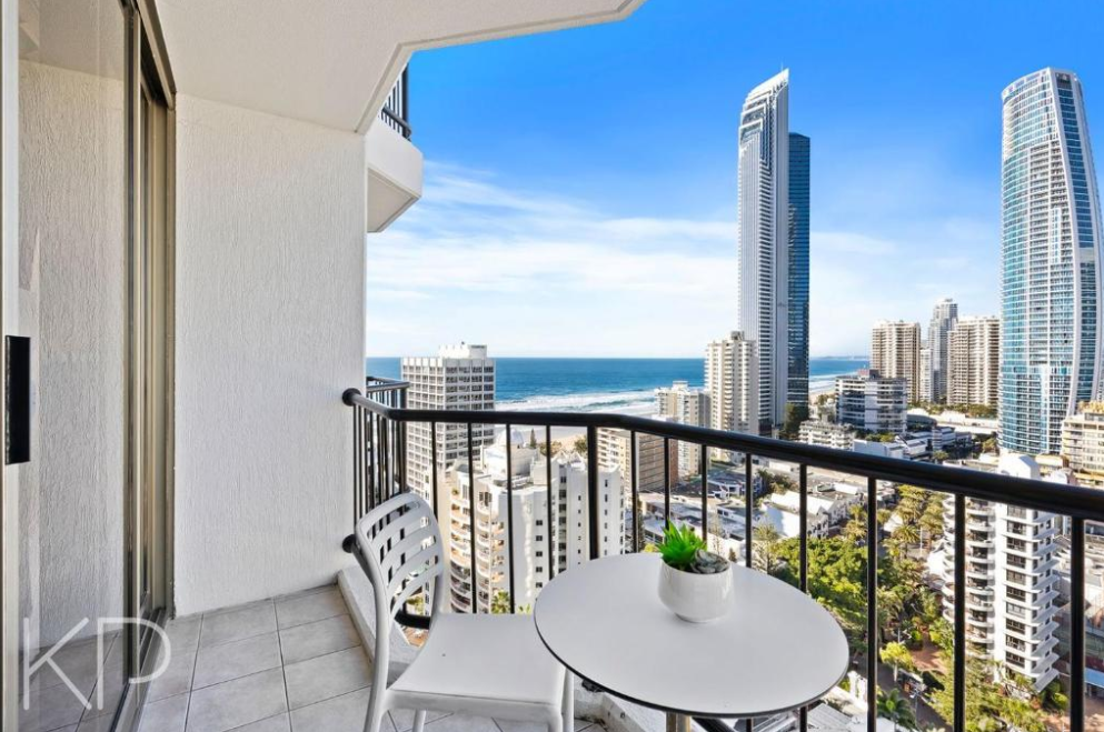Furnished 1 Bedroom House in Surfers Paradise