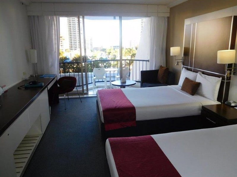 Furnished 1 Bedroom House in Surfers Paradise