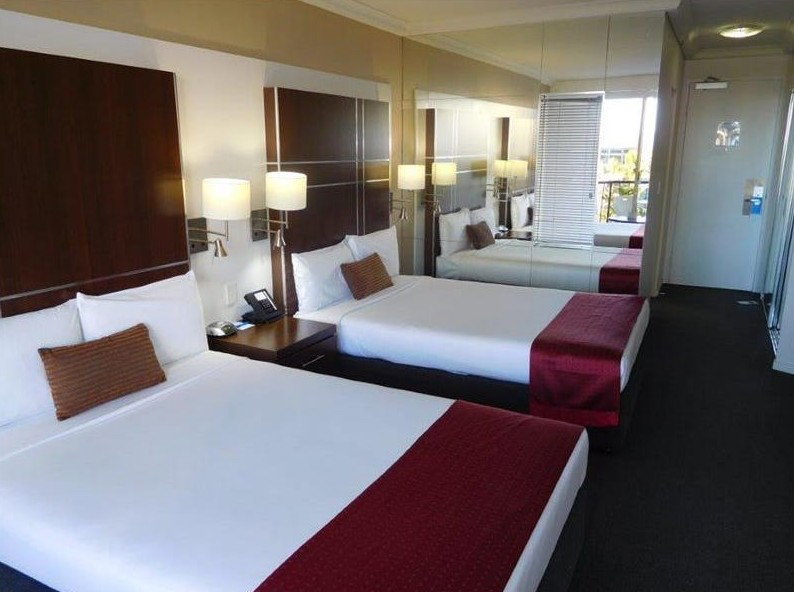 Furnished 1 Bedroom House in Surfers Paradise