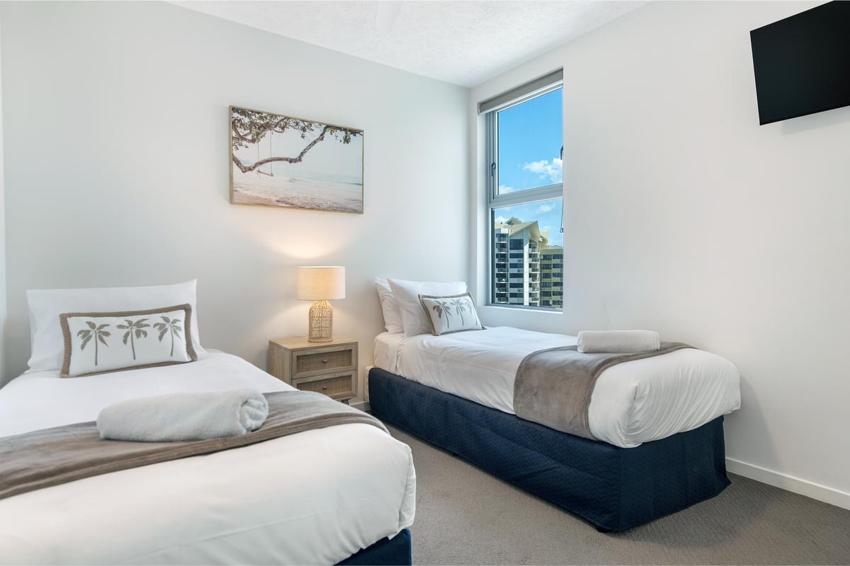 Furnished 2 Bedroom House in Surfers Paradise