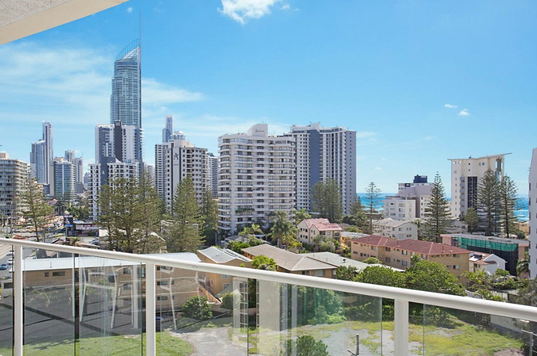 Furnished 2 Bedroom House in Surfers Paradise