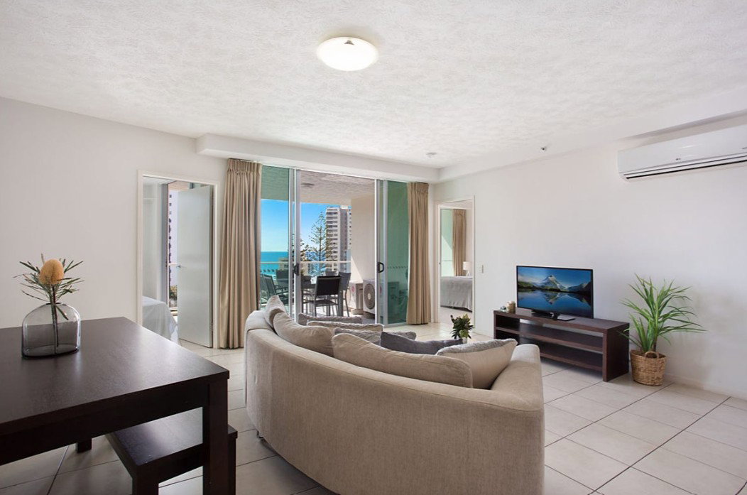 Furnished 2 Bedroom House in Surfers Paradise