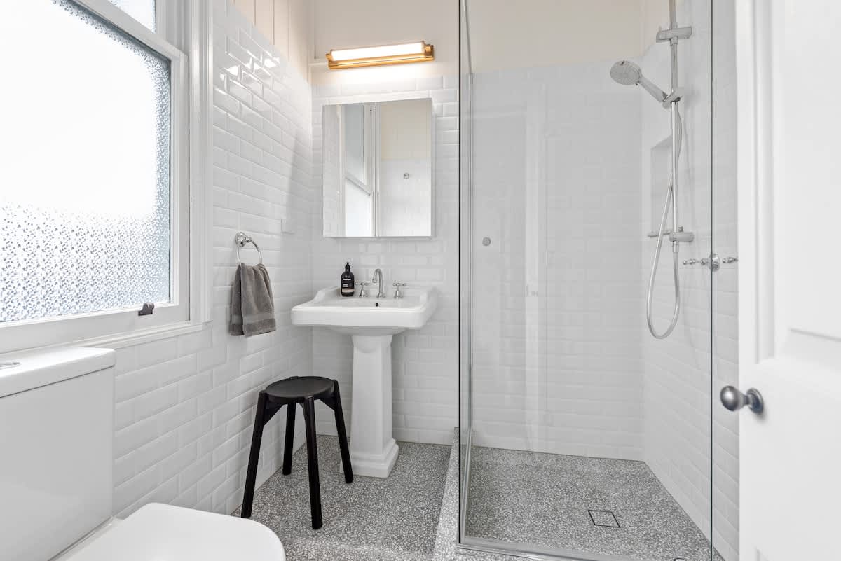 Furnished 1 Bedroom Apartment in New Farm