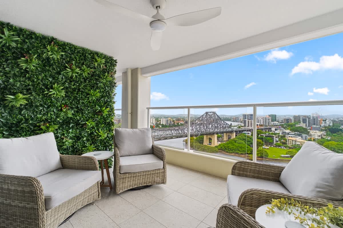 Furnished 2 Bedroom Apartment in Brisbane City