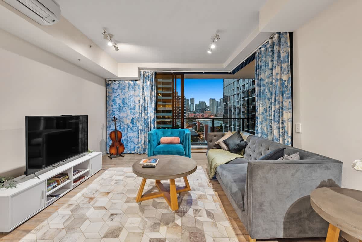 Furnished 3 Bedroom Rental in South Brisbane