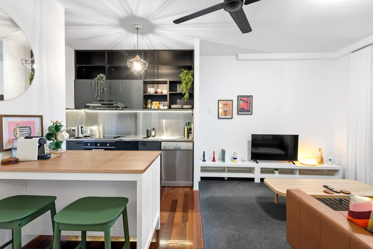 Furnished 1 Bedroom Rental in Teneriffe