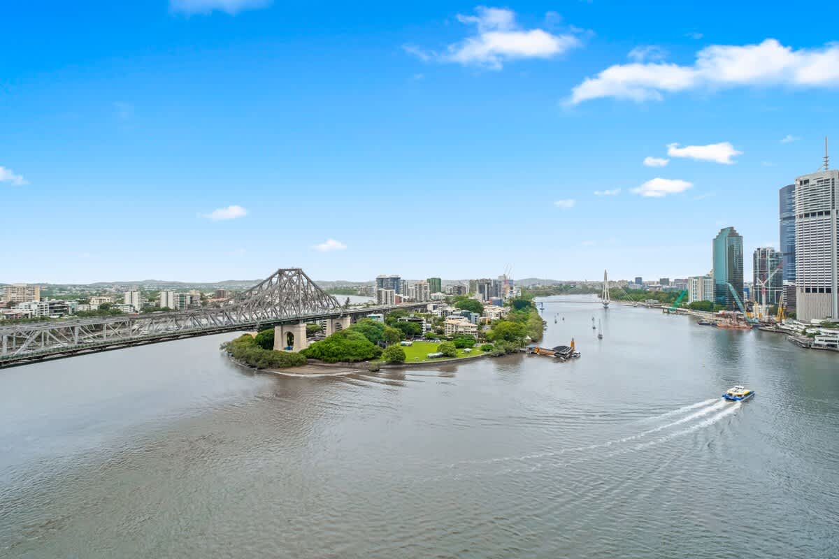 Furnished 1 Bedroom Apartment in Brisbane City