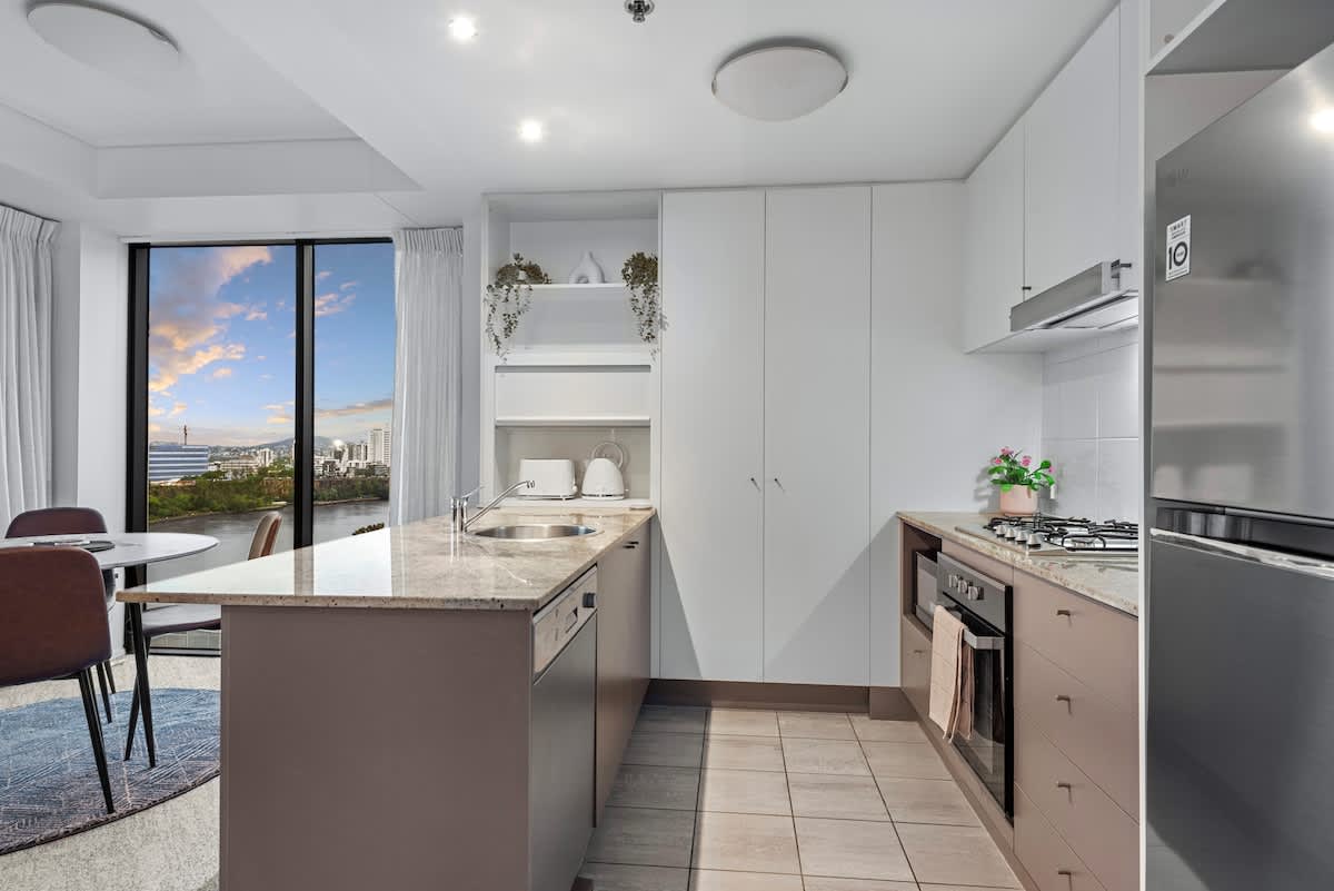 Furnished 2 Bedroom Apartment in Brisbane City