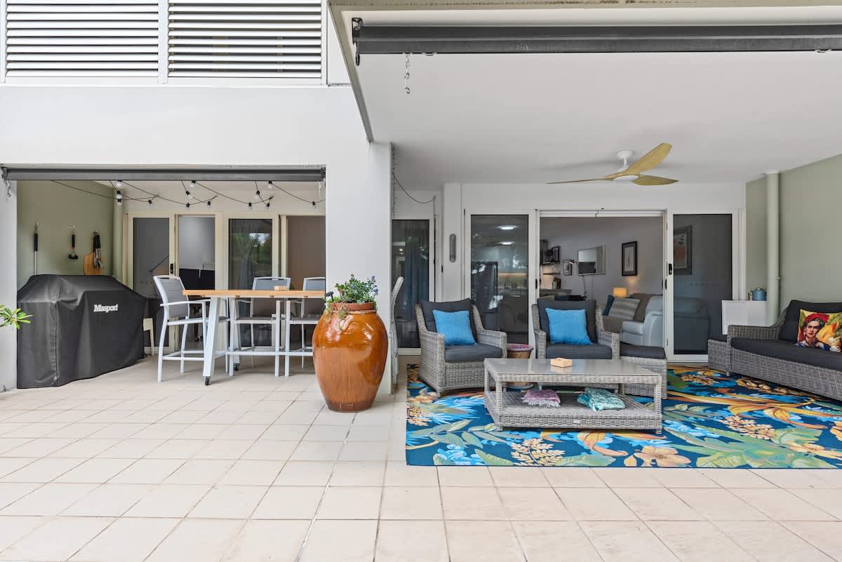 Furnished 2 Bedroom Apartment in West End